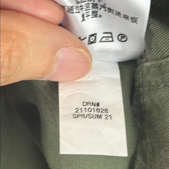 Eddie Bauer 100% Lyocell Green Blouse Lightweight Relaxed Fit Size Large - Picture 10 of 12